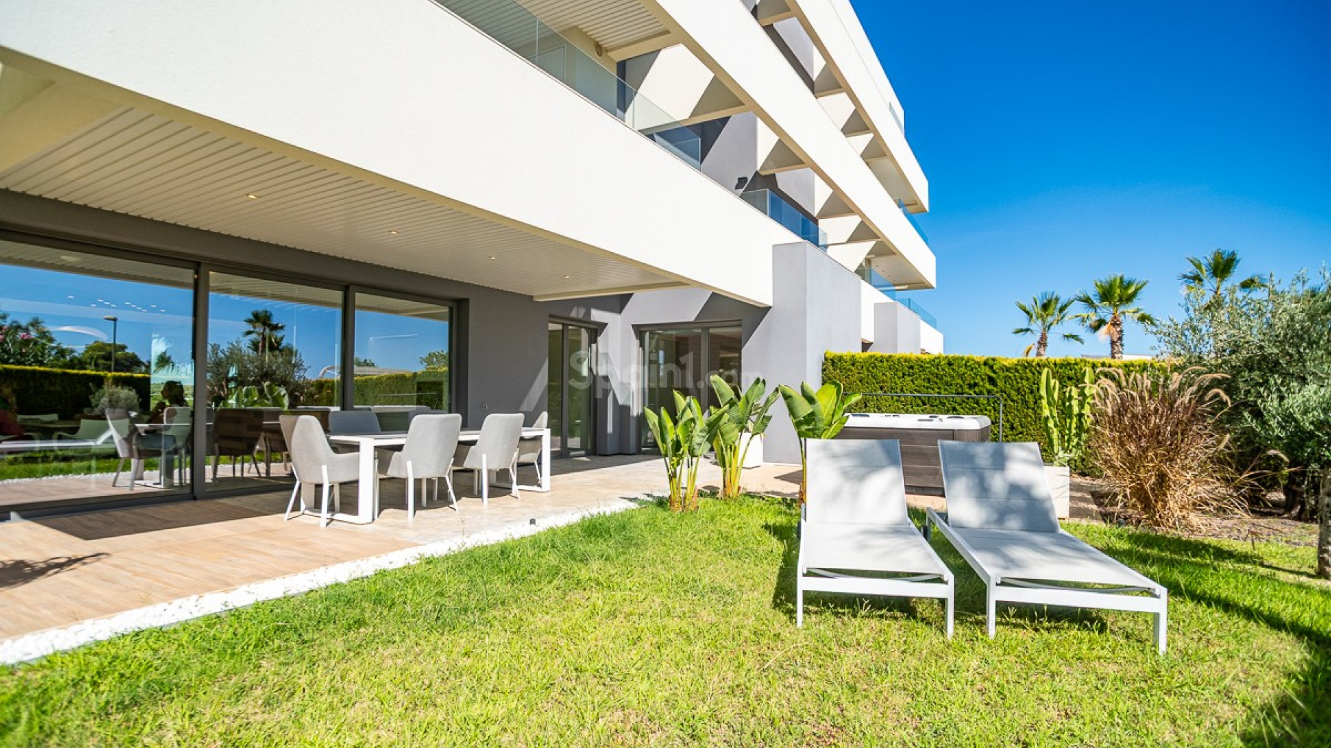 Resale - Lägenhet -
ORIHUELA - LAS COLINAS GOLF RESORT