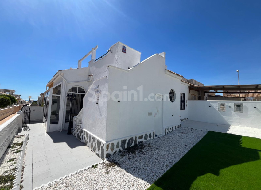 Resale - Lägenhet -
Punta Prima - Serena