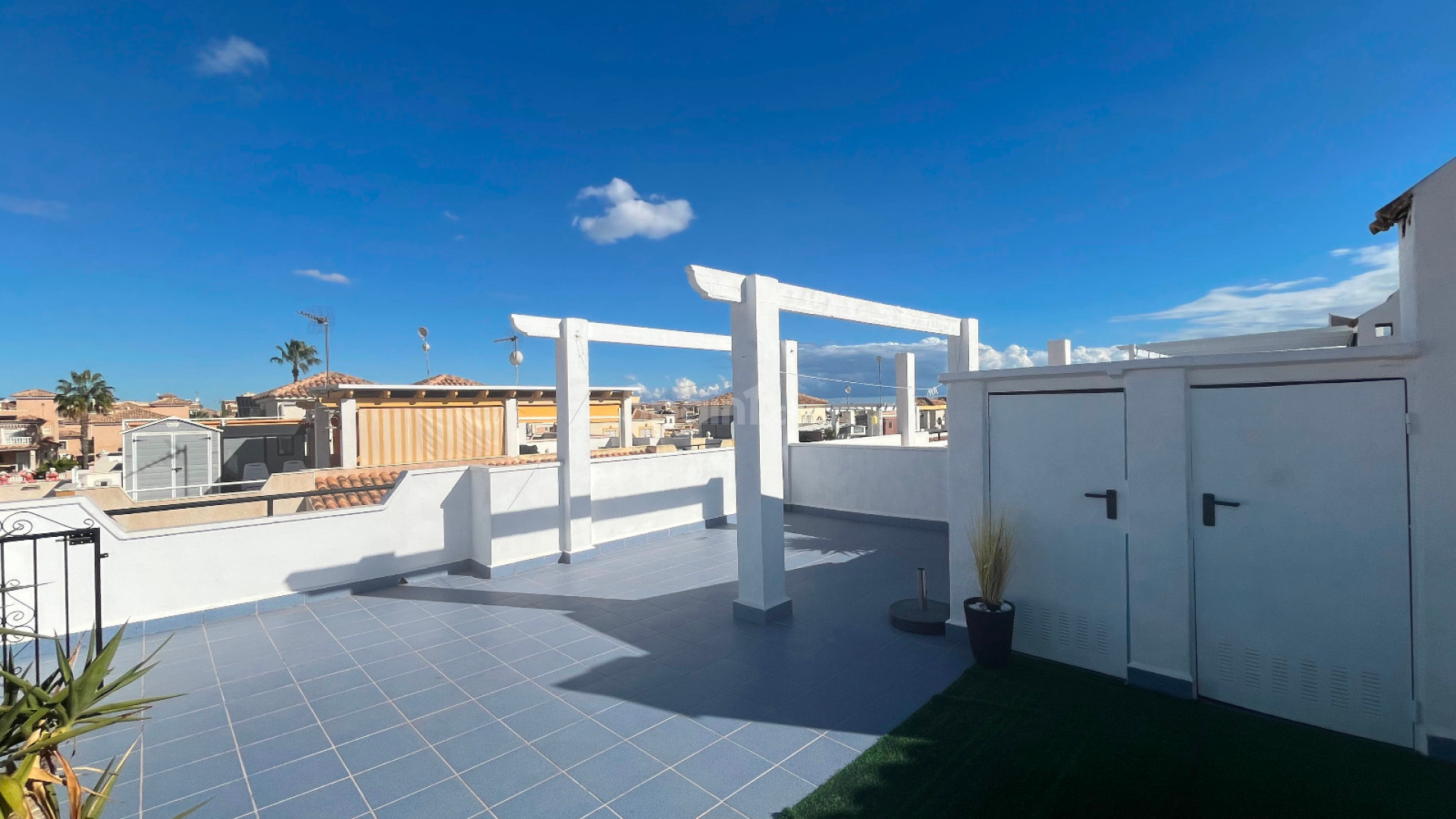Resale - Lägenhet -
Punta Prima - Serena