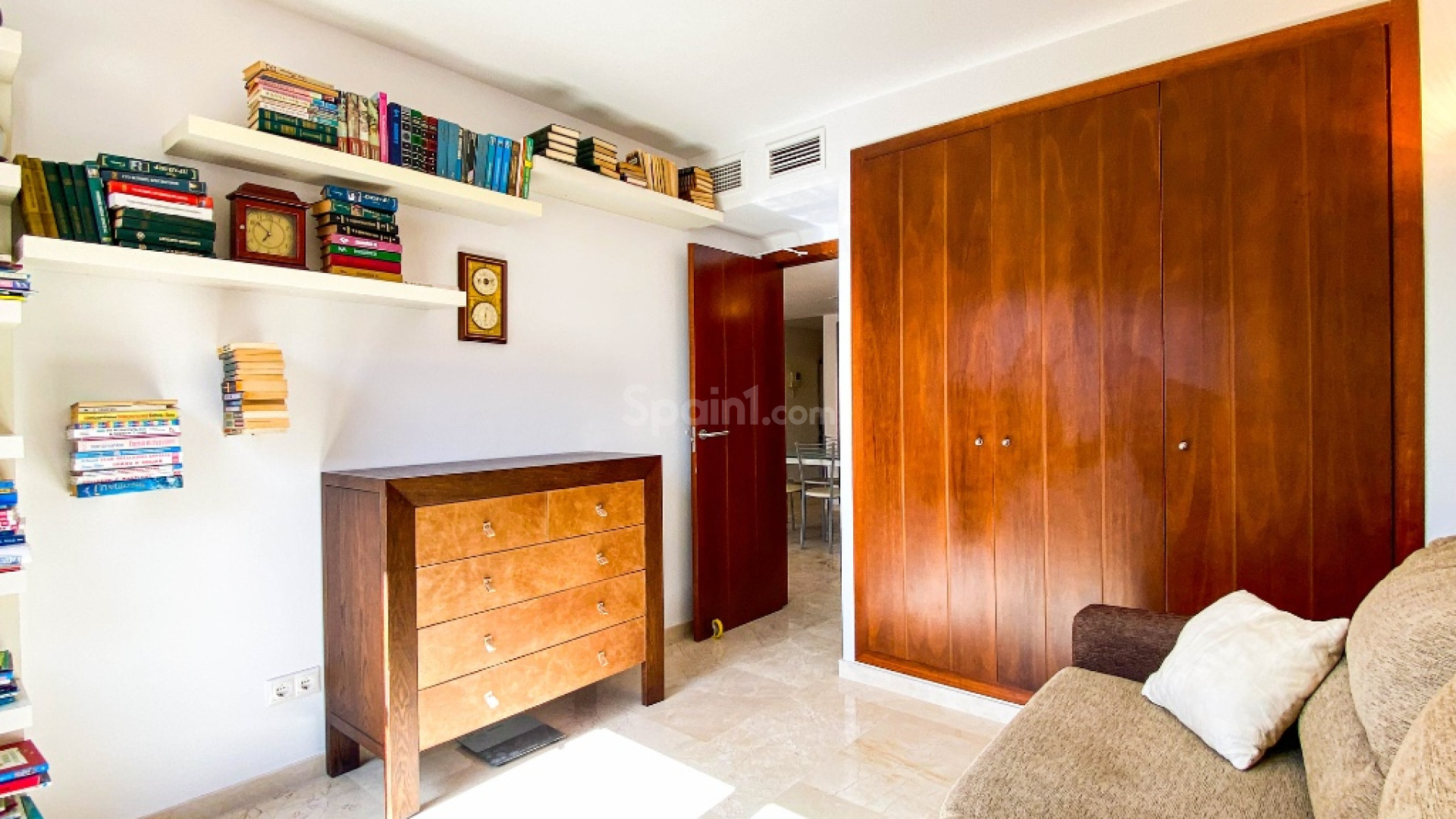 Resale - Lägenhet -
Punta Prima