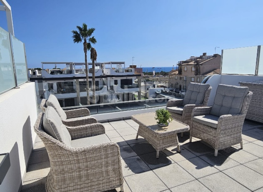 Resale - Lägenhet -
Punta Prima