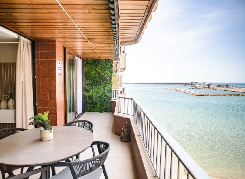 Resale - Lägenhet -
TORREVIEJA - Acequion