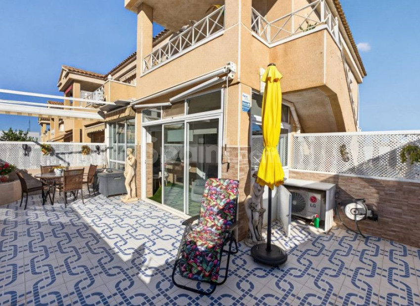 Resale - Lägenhet -
Torrevieja - Pueblo Centro