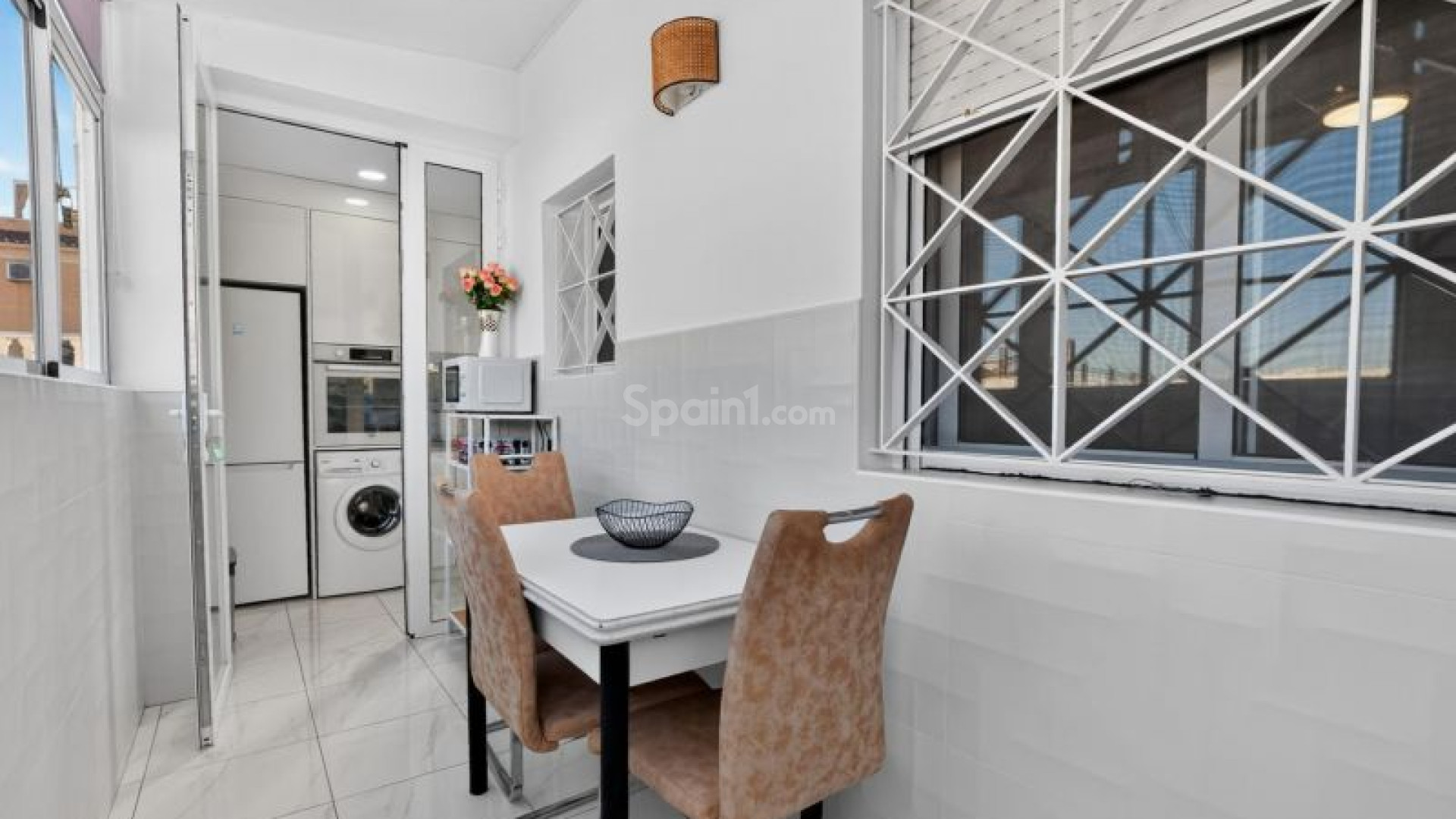 Resale - Lägenhet -
Torrevieja - Pueblo Centro