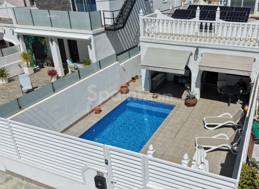 Resale - Lägenhet -
Villamartín - Costa Blanca