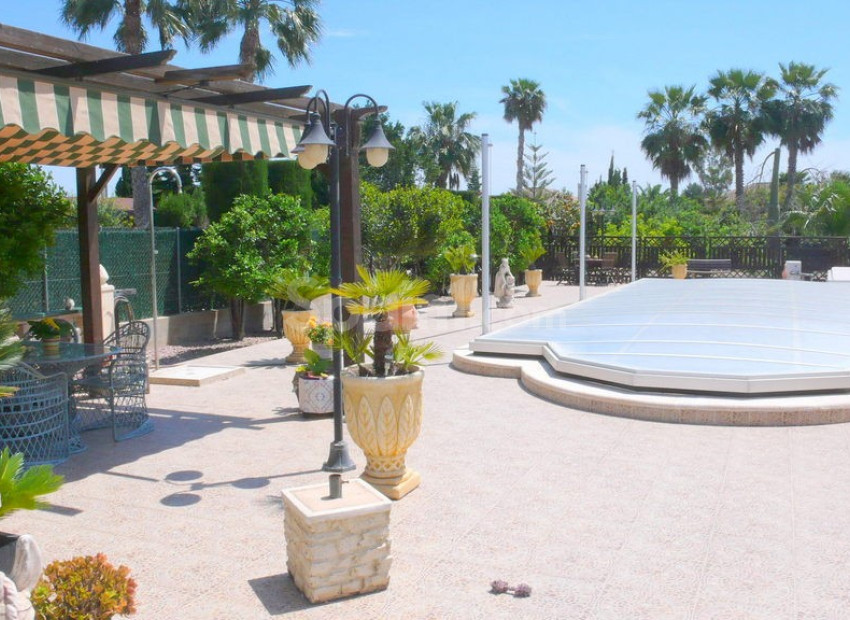 Resale - Landgut Finca -
Dolores