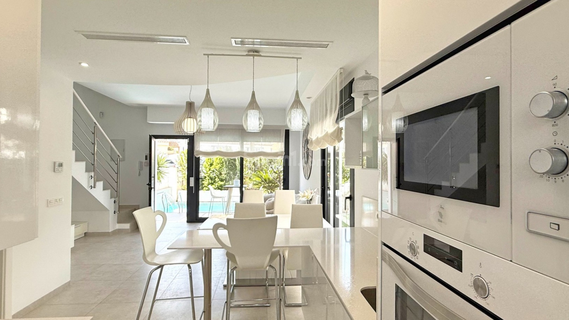Resale - Parhus -
Orihuela Costa - Villamartín