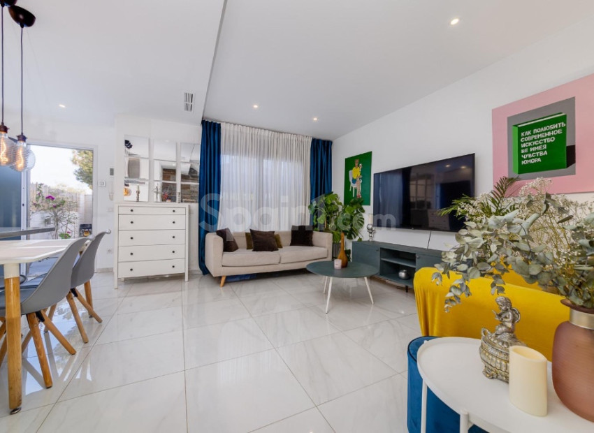 Resale - Parhus -
Orihuela Costa - Villamartin