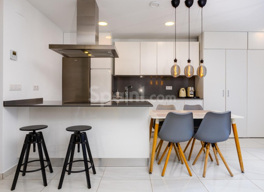 Resale - Parhus -
Orihuela Costa - Villamartin