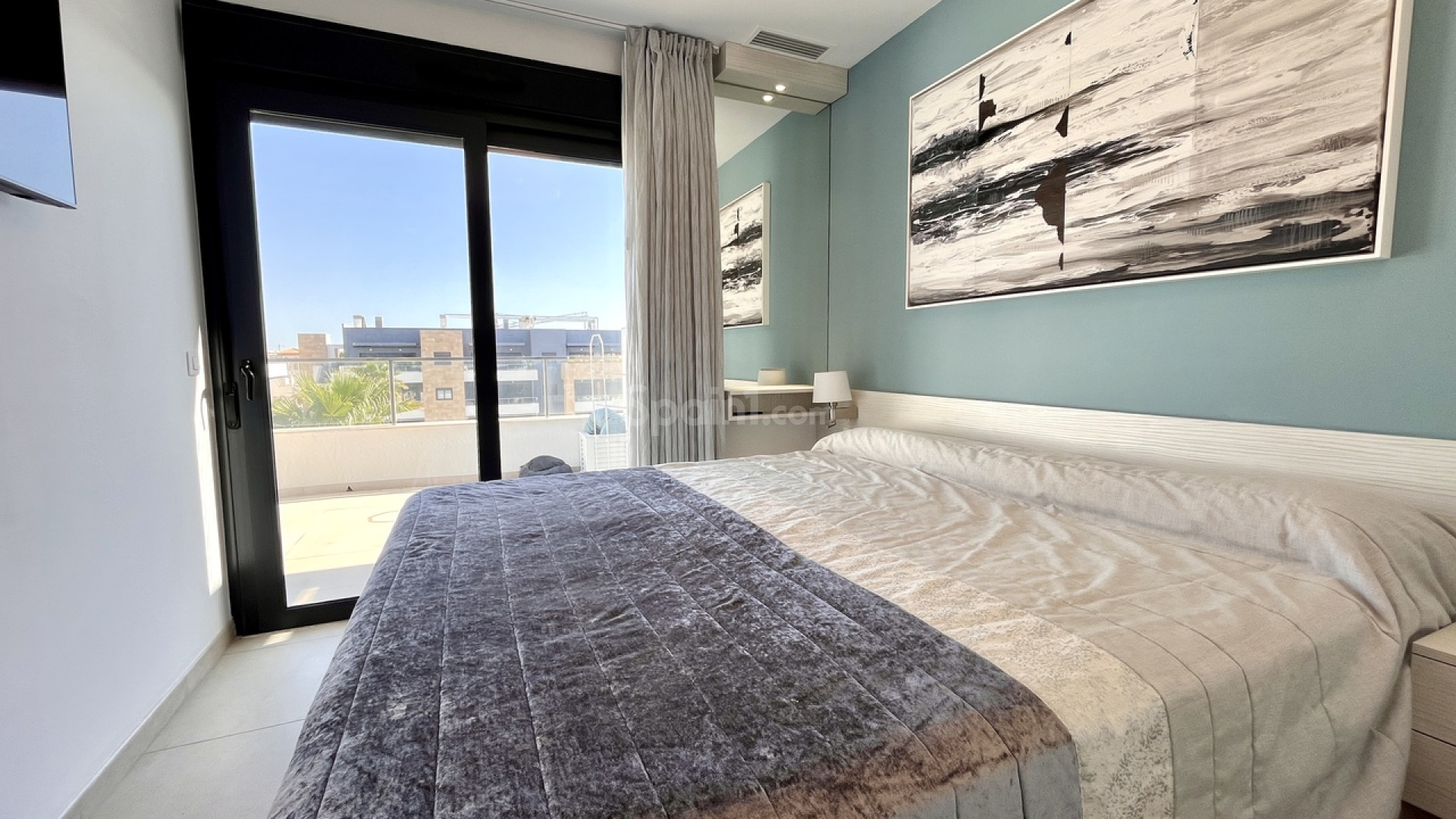 Resale - Penthouse -
Playa Flamenca