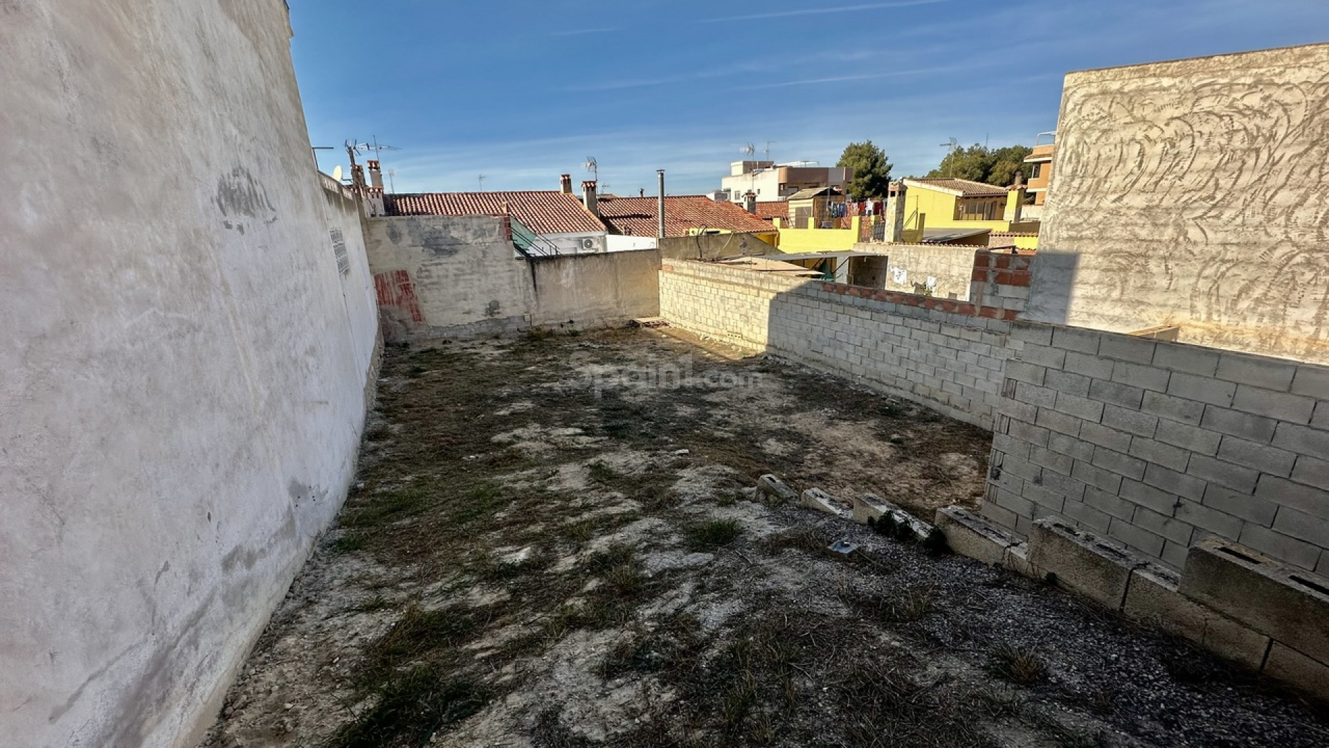 Resale - Plot -
Benijofar