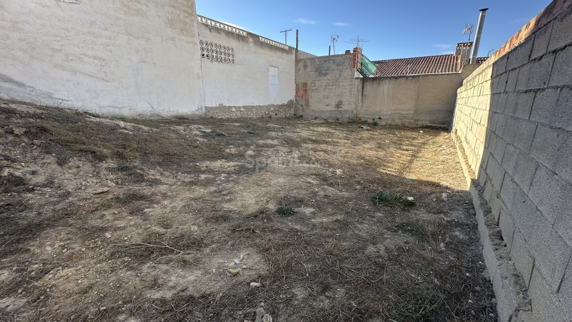 Resale - Plot -
Benijofar