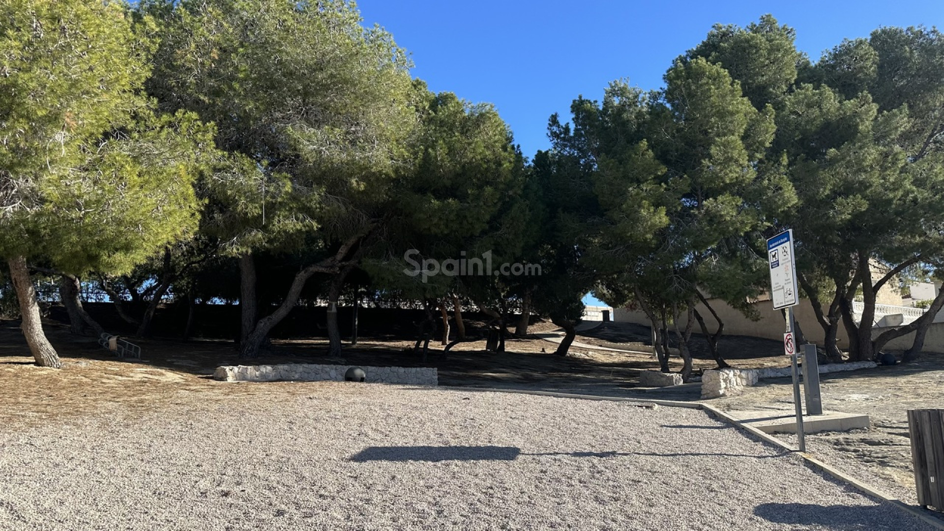 Resale - Plot -
Benijofar