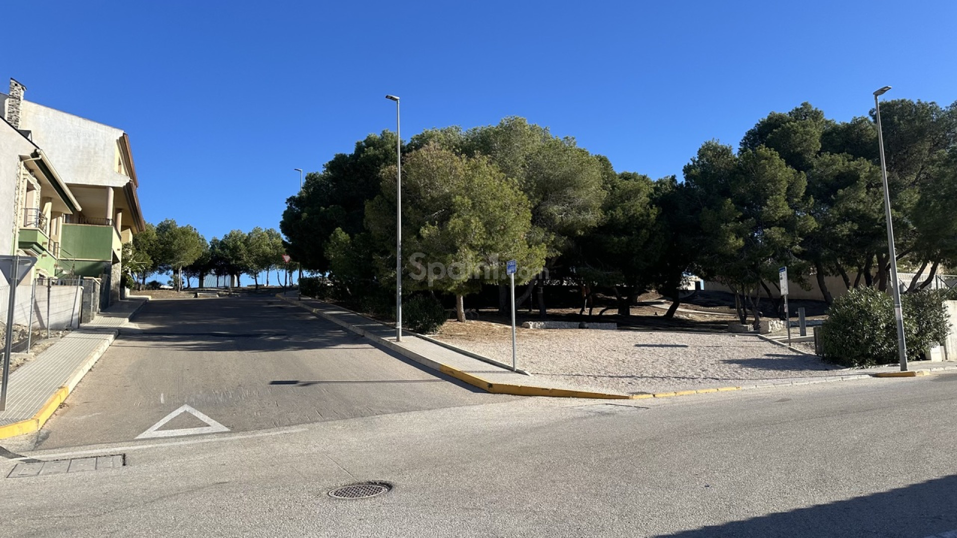 Resale - Plot -
Benijofar