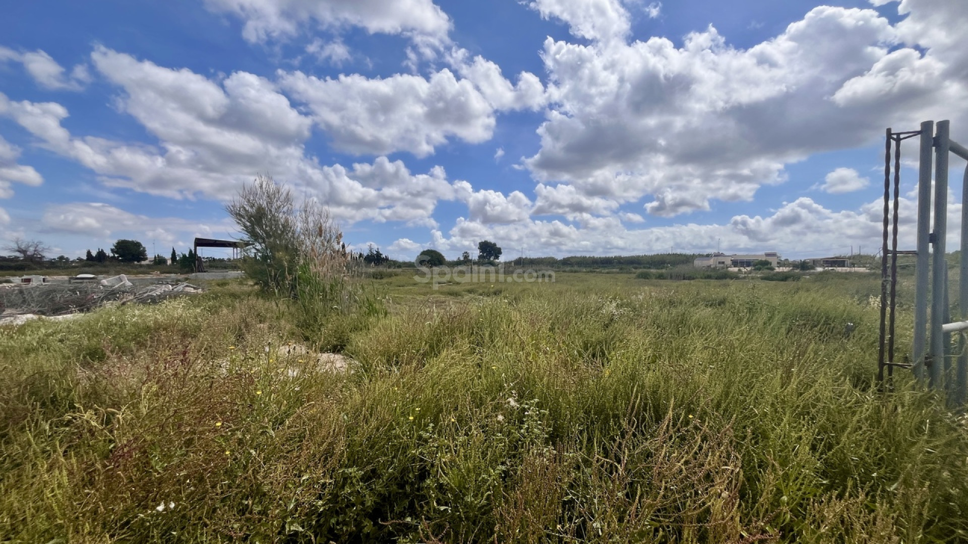 Resale - Plot -
Catral