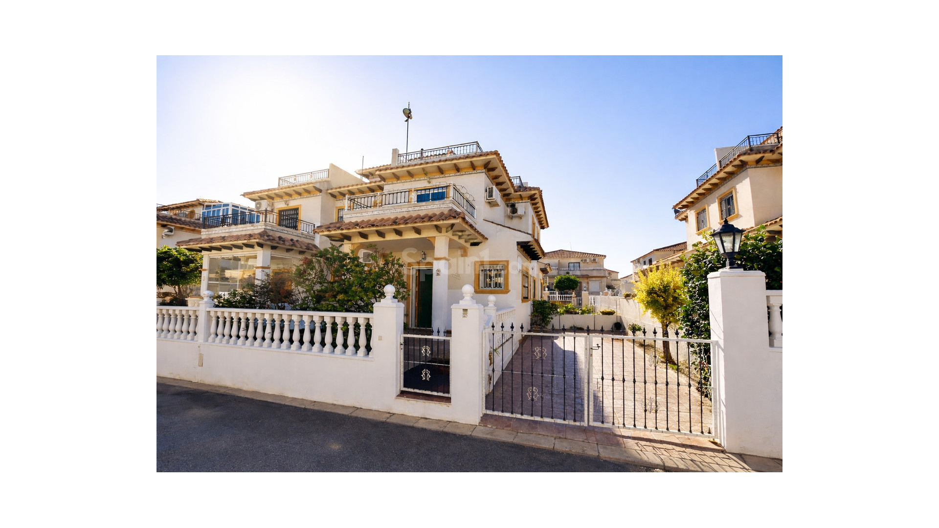 Resale - Radhus -
Cabo Roig