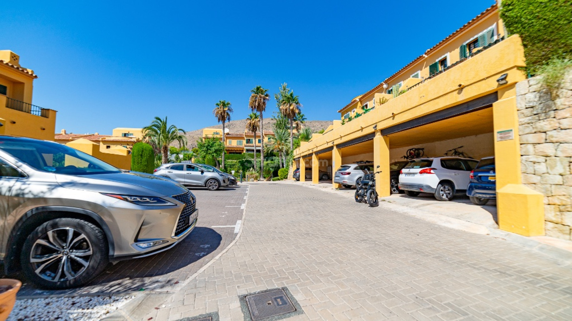 Resale - Radhus -
Finestrat