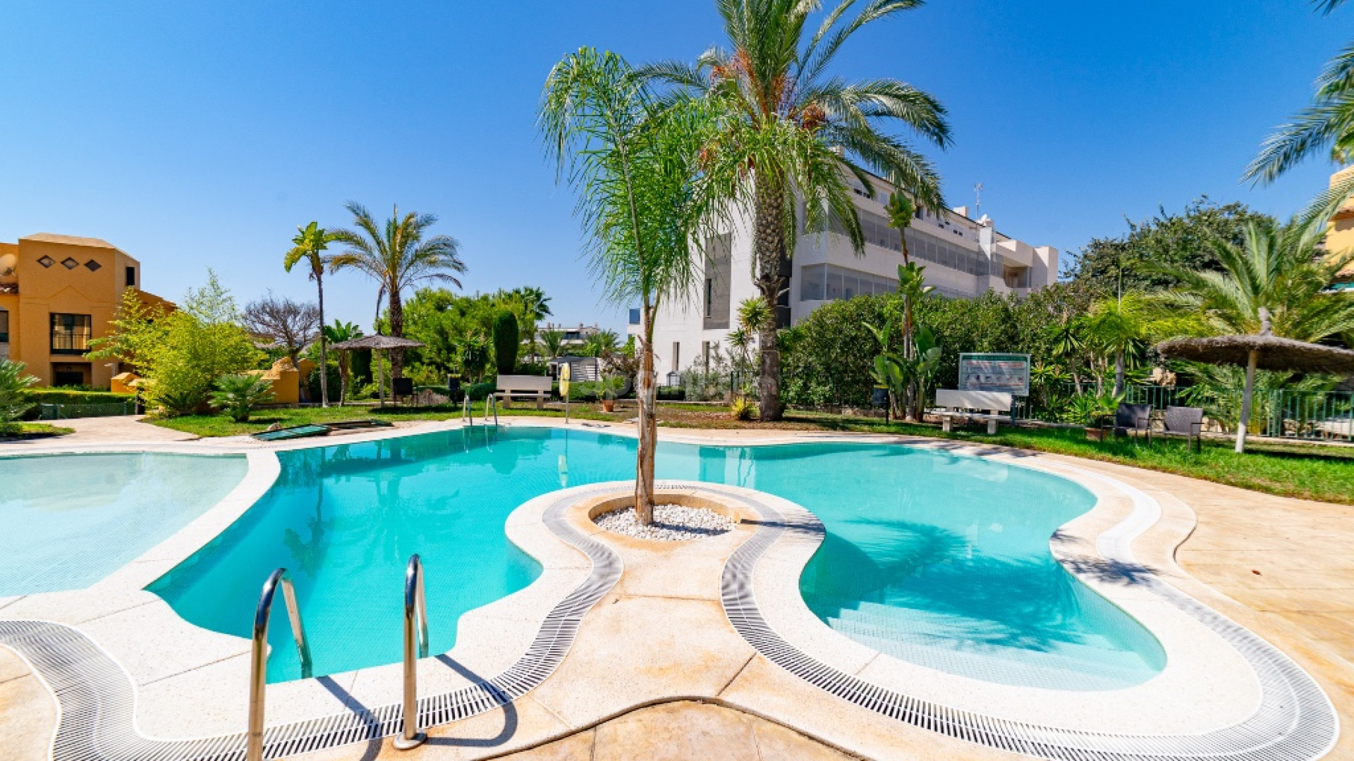 Resale - Radhus -
Finestrat