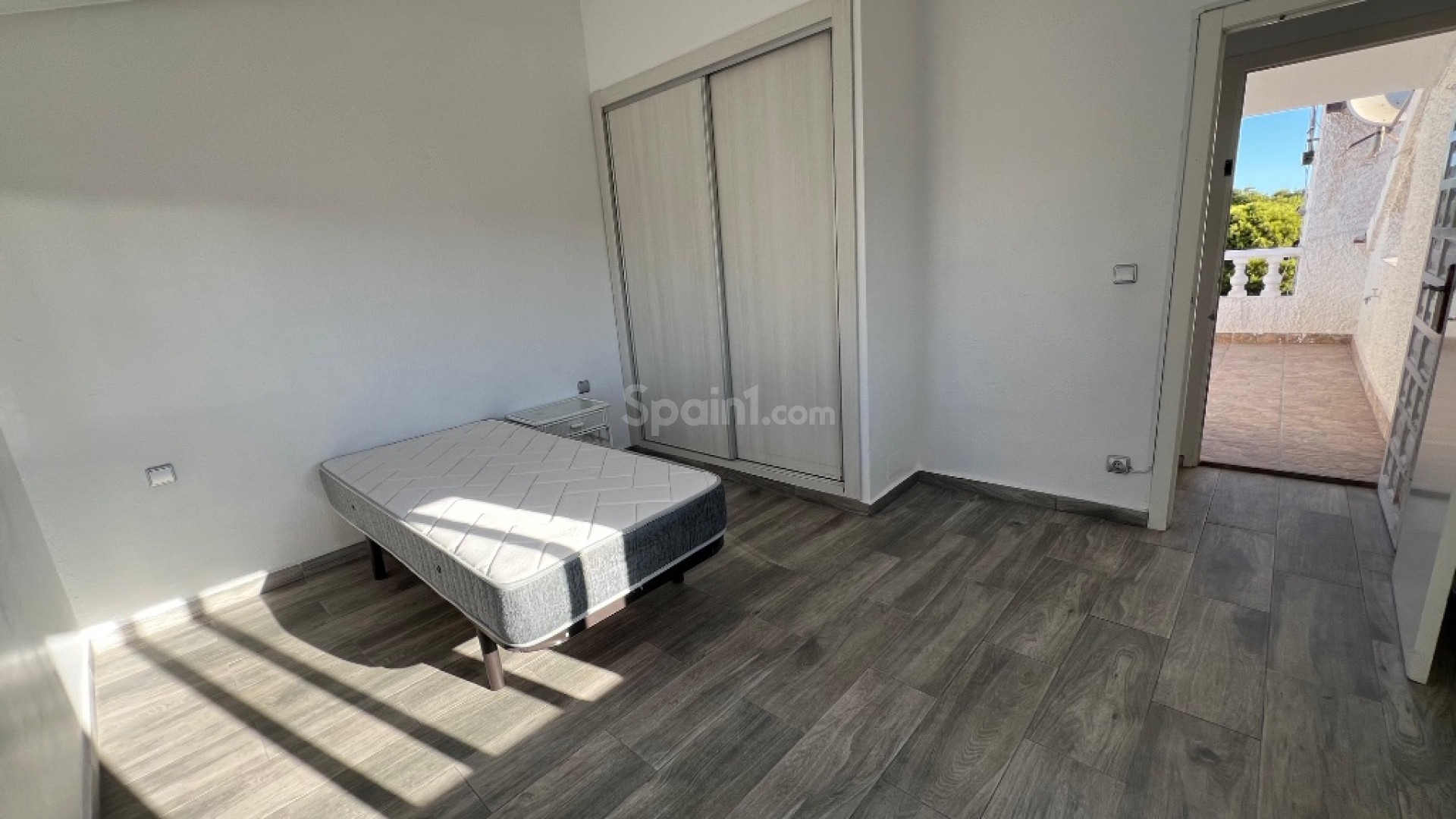 Resale - Radhus -
Los Altos