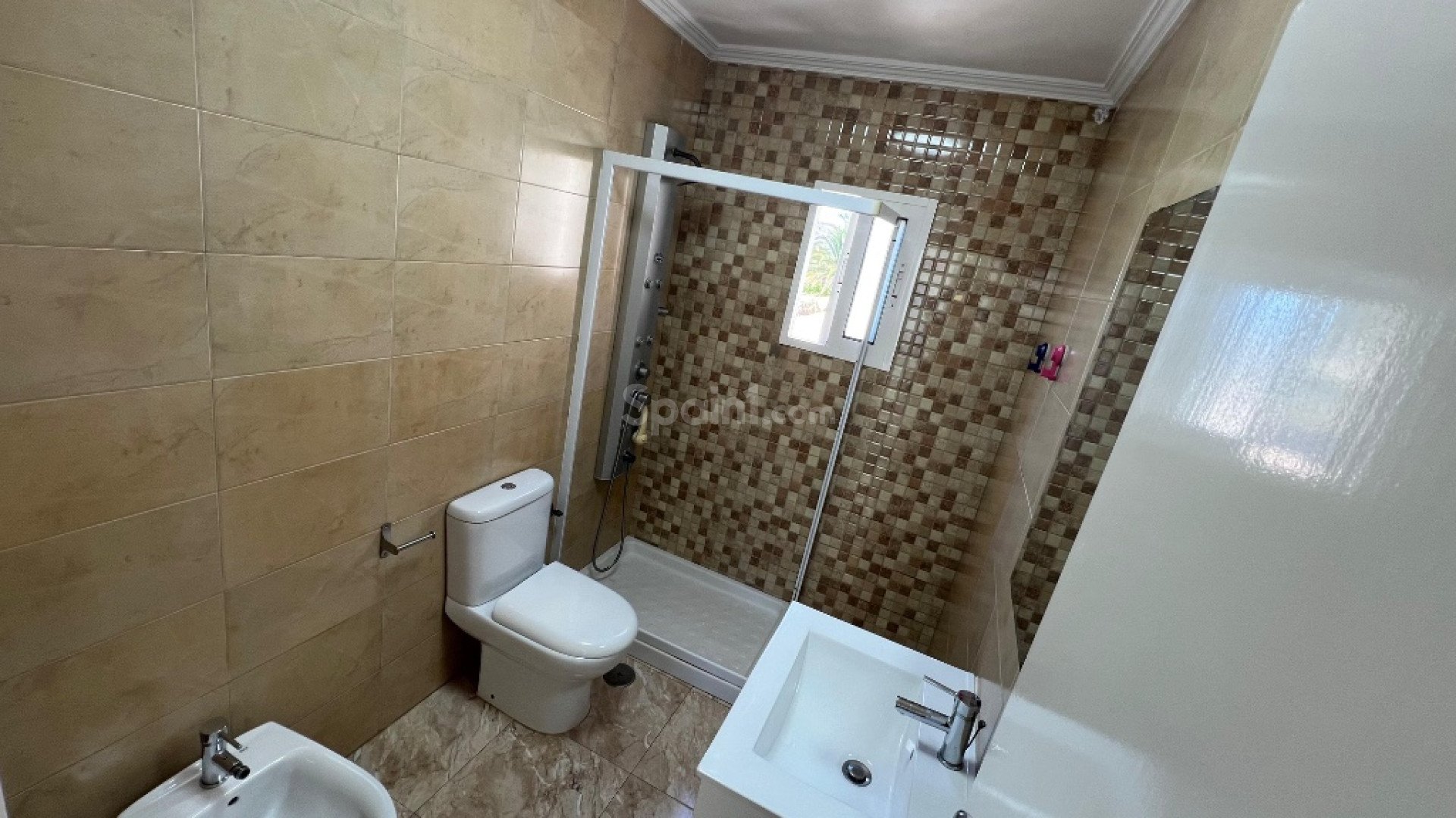 Resale - Radhus -
Los Altos