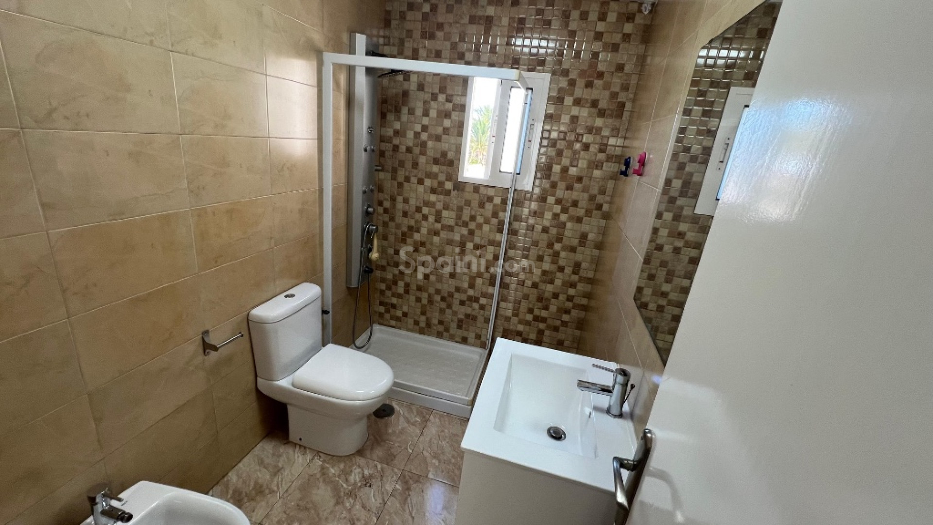 Resale - Radhus -
Los Altos