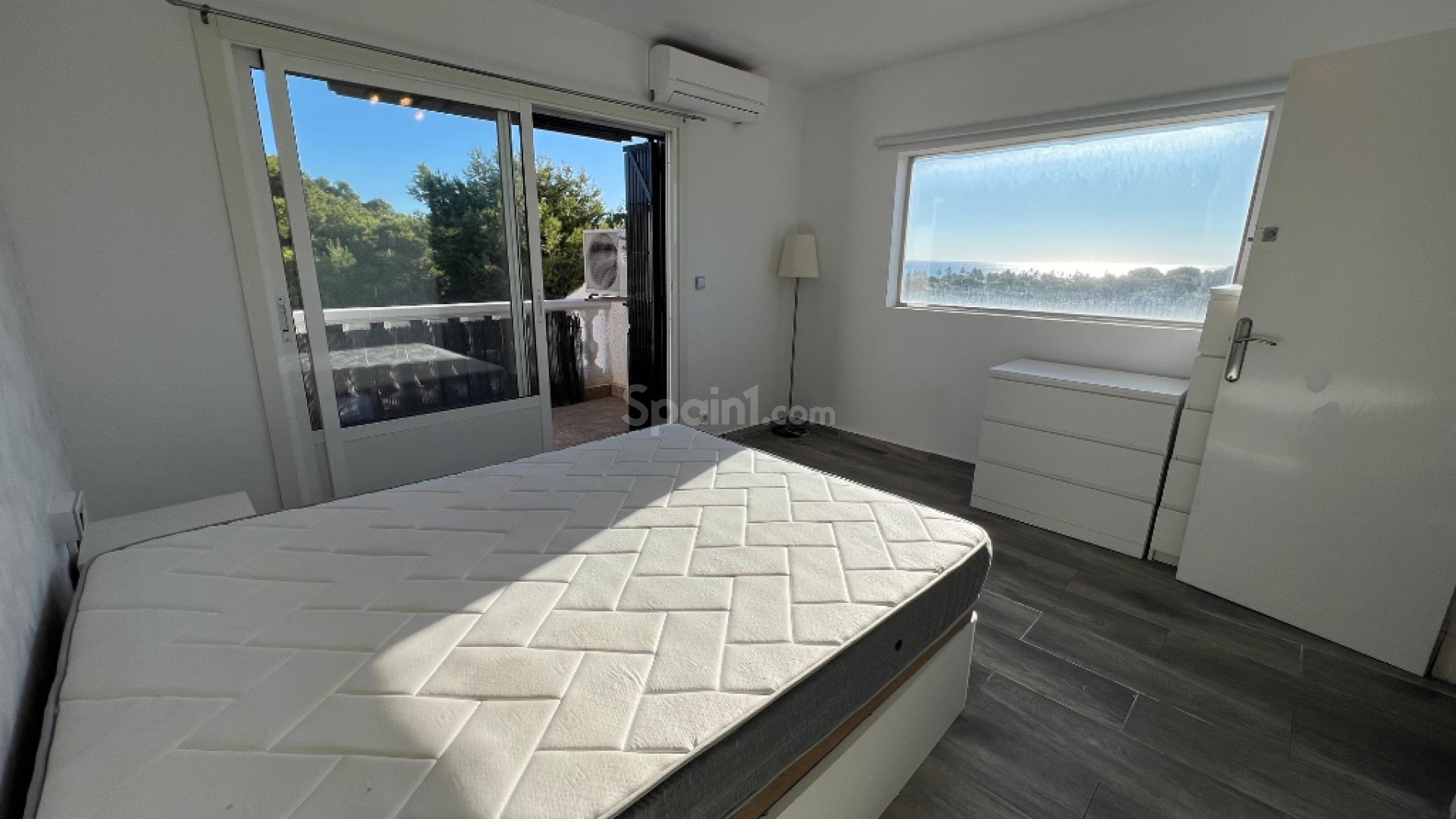 Resale - Radhus -
Los Altos