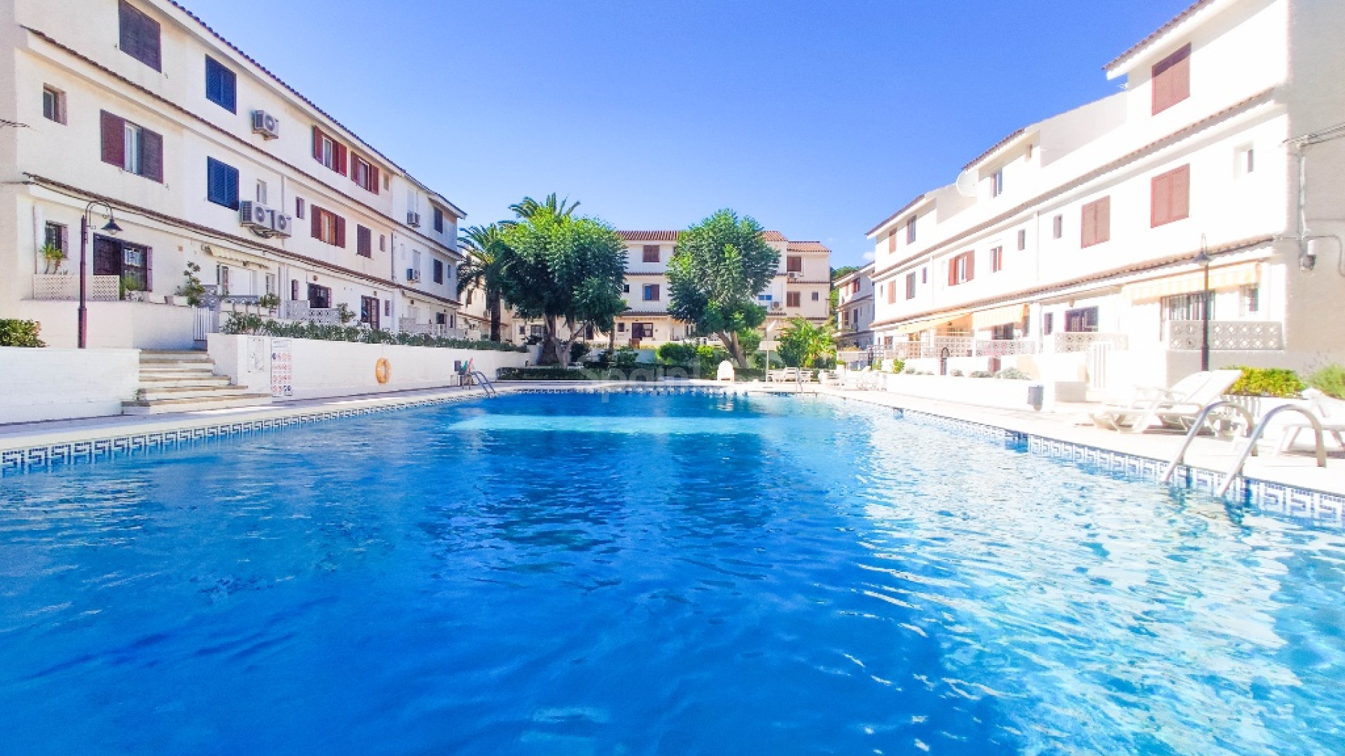 Resale - Radhus -
Los Altos