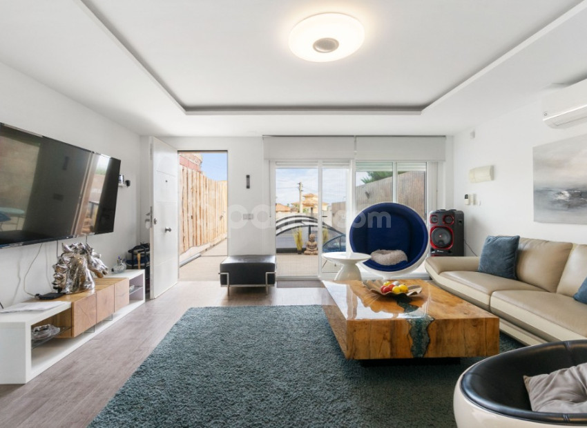 Resale - Radhus -
Los Balcones