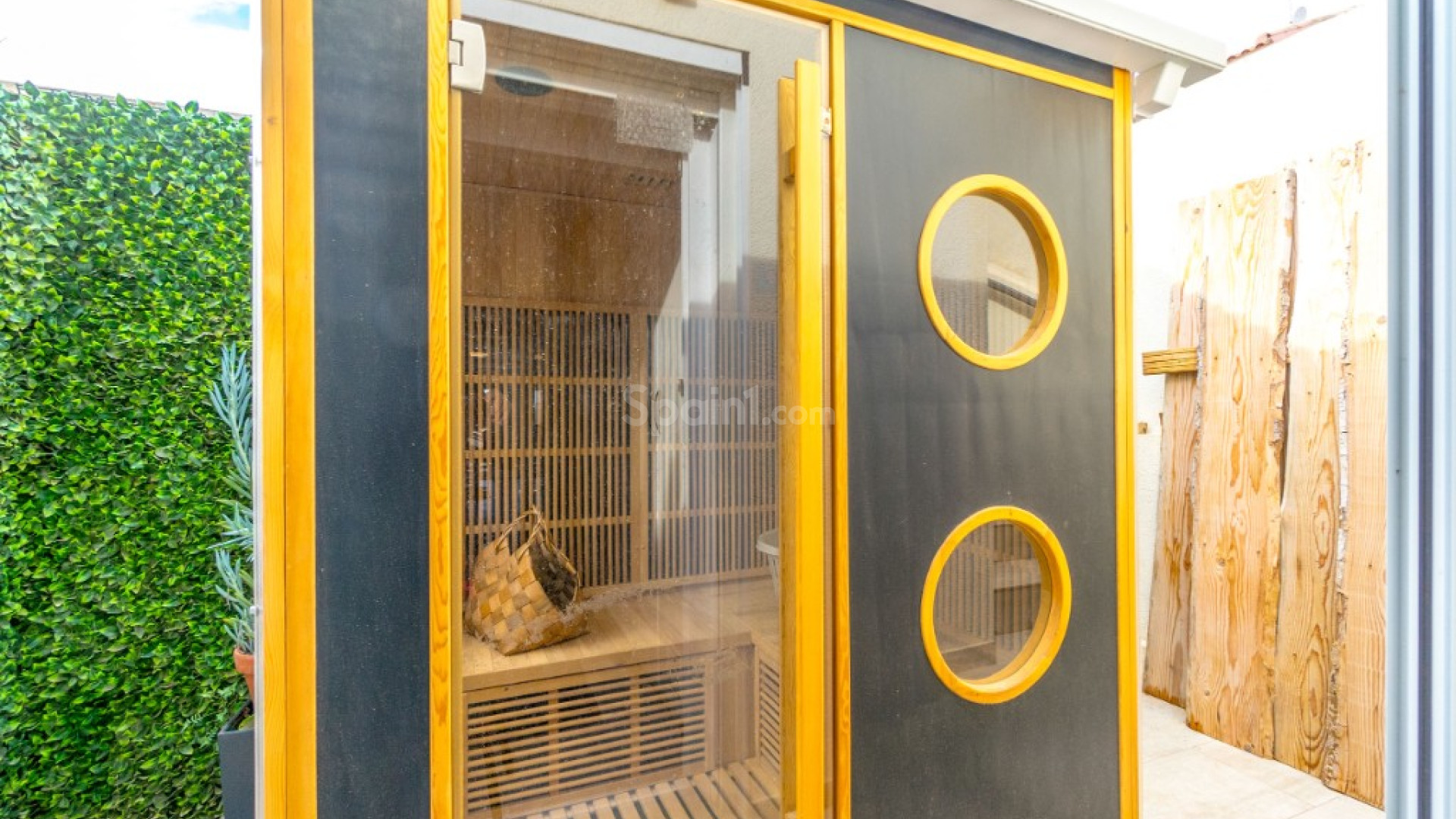 Resale - Radhus -
Los Balcones