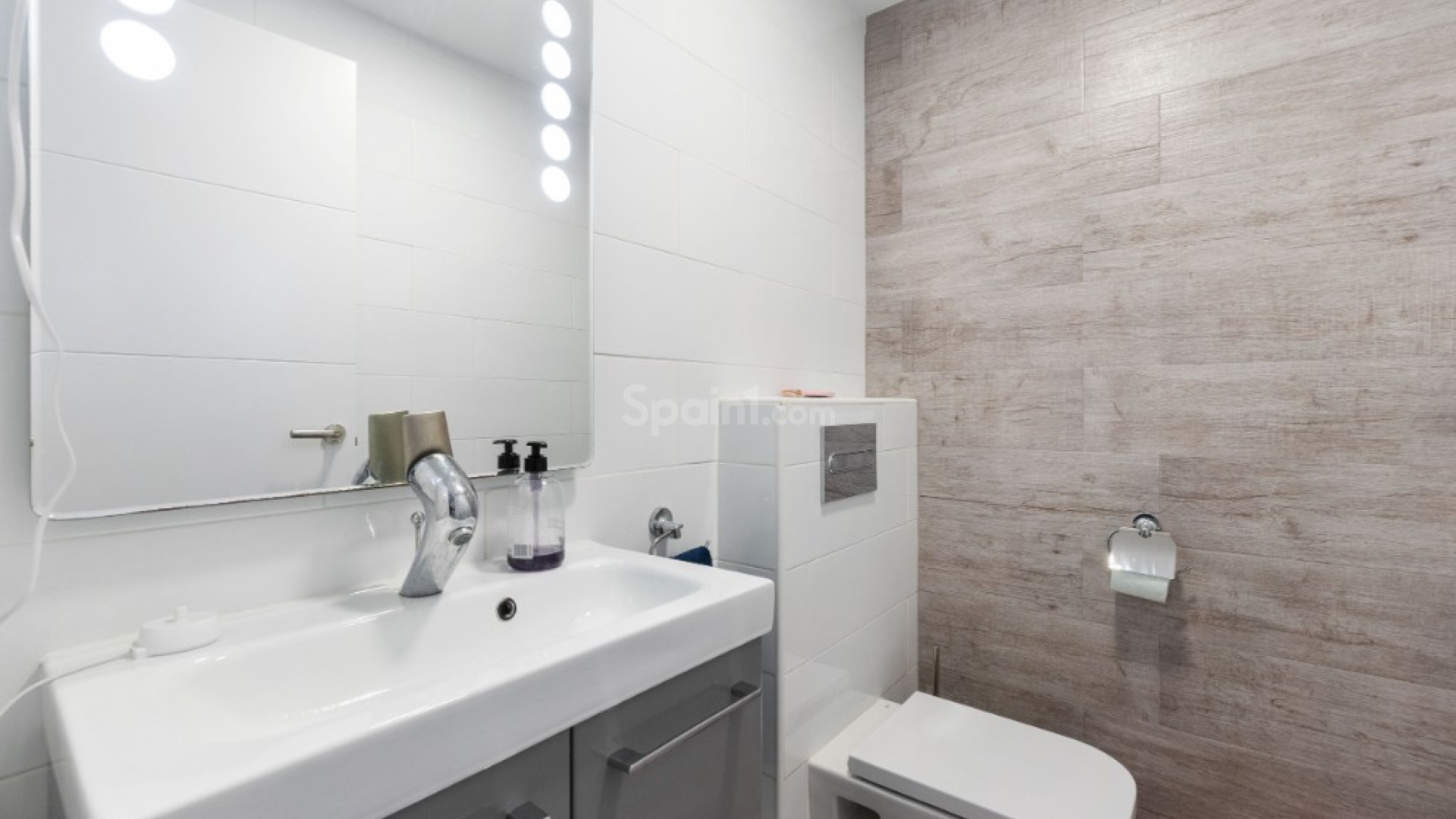 Resale - Radhus -
Los Balcones