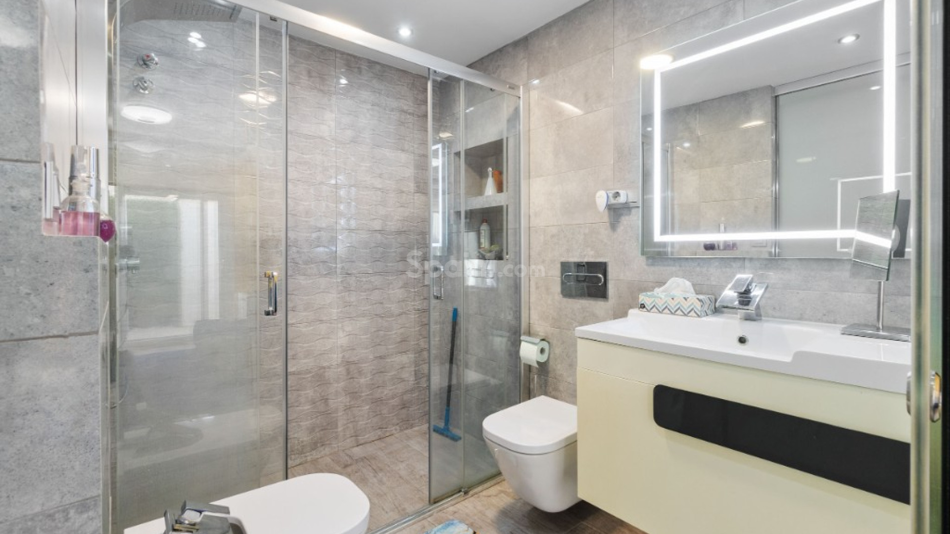 Resale - Radhus -
Los Balcones