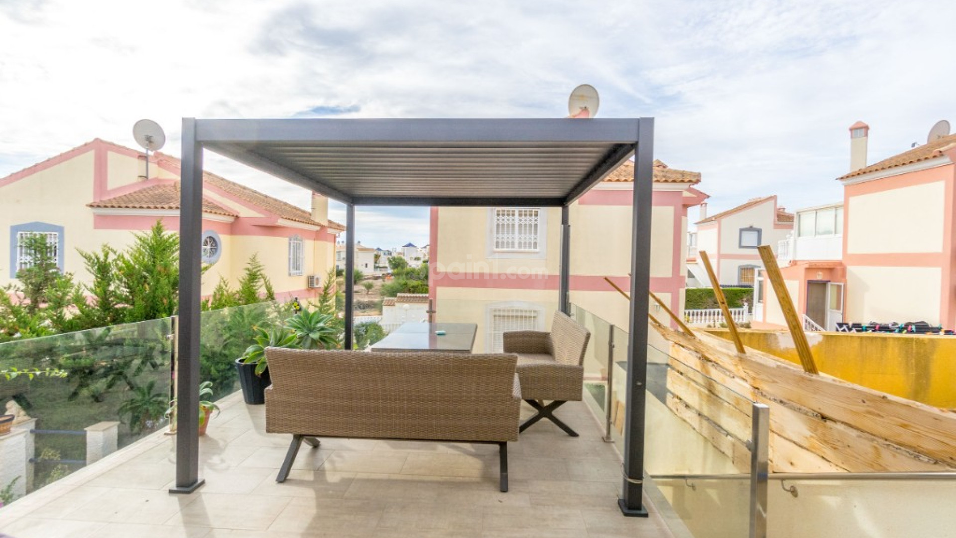 Resale - Radhus -
Los Balcones