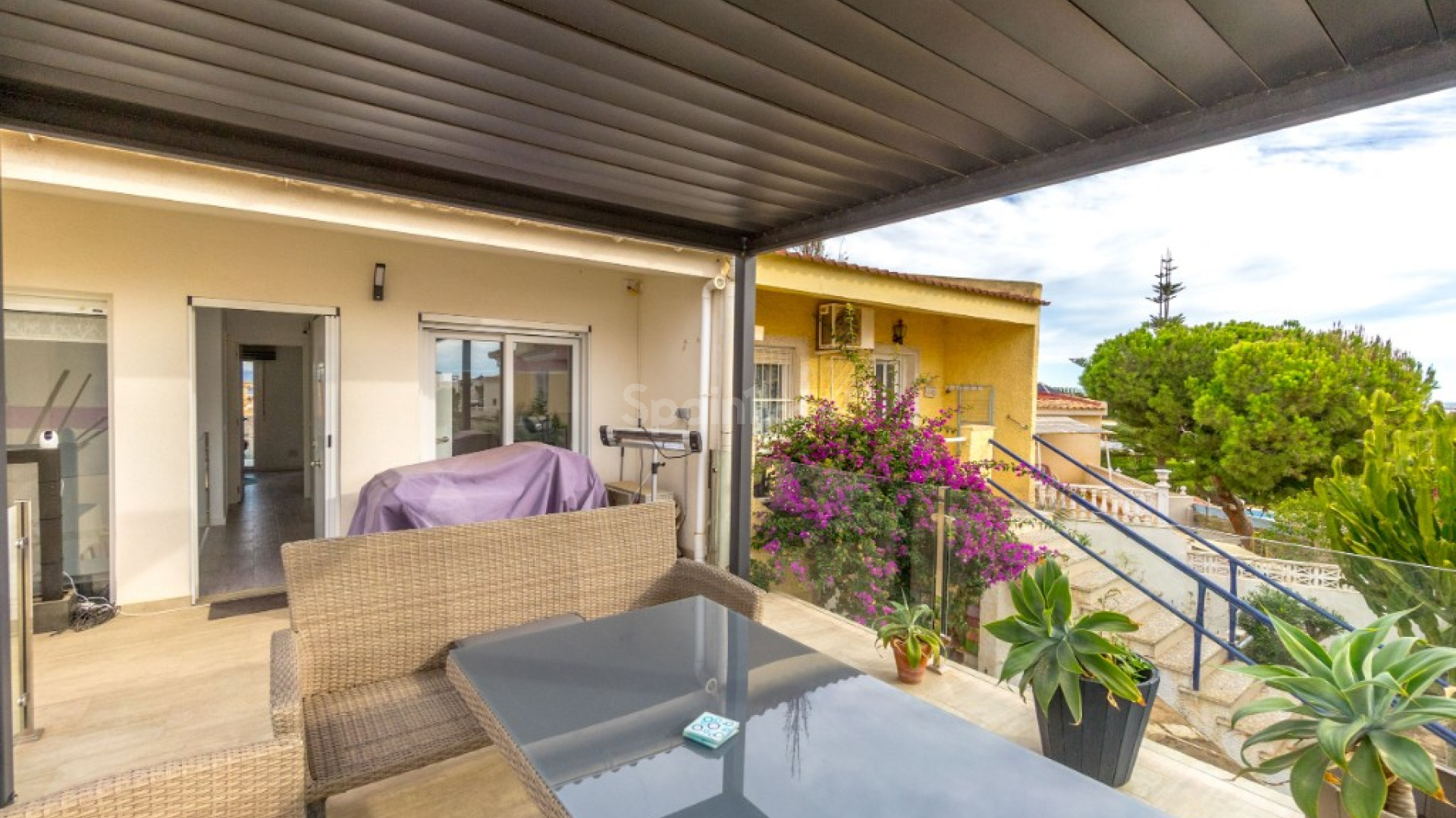 Resale - Radhus -
Los Balcones