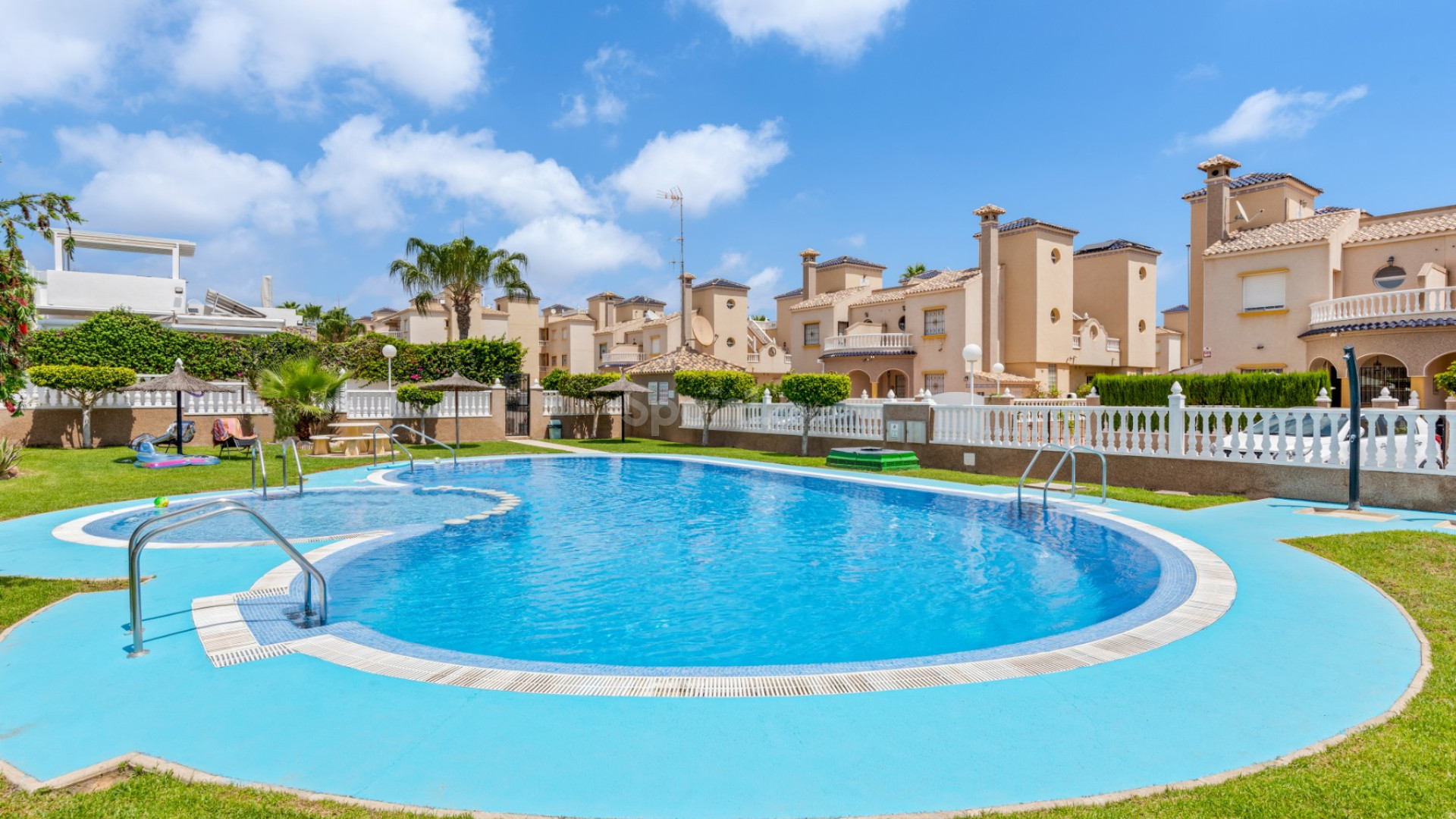 Resale - Radhus -
Orihuela Costa - Lomas de Cabo Roig