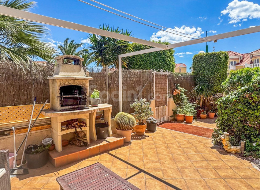 Resale - Radhus -
Orihuela Costa - Los Almendros-La Florida