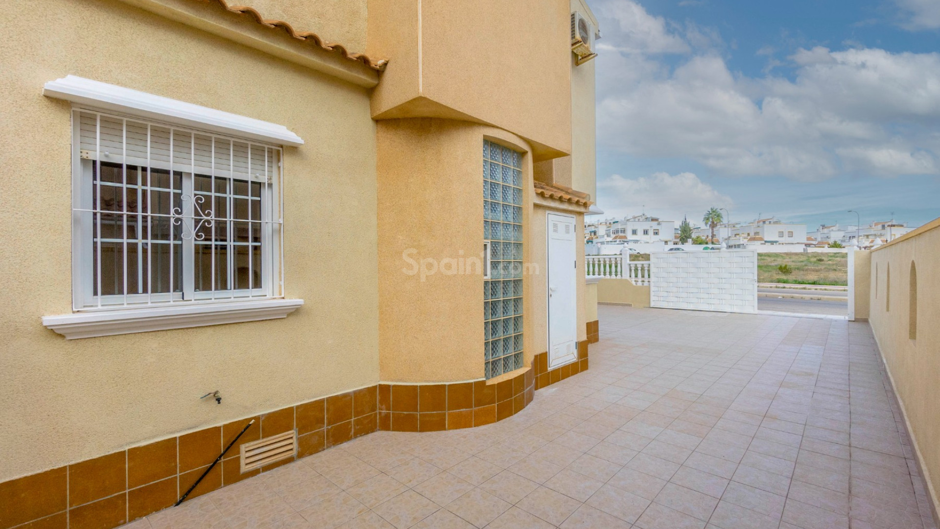 Resale - Radhus -
Orihuela Costa - Playa Flamenca