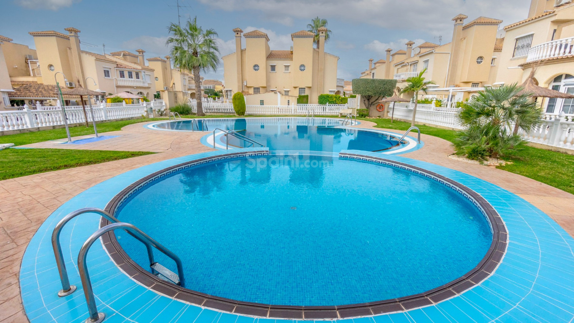 Resale - Radhus -
Orihuela Costa - Playa Flamenca