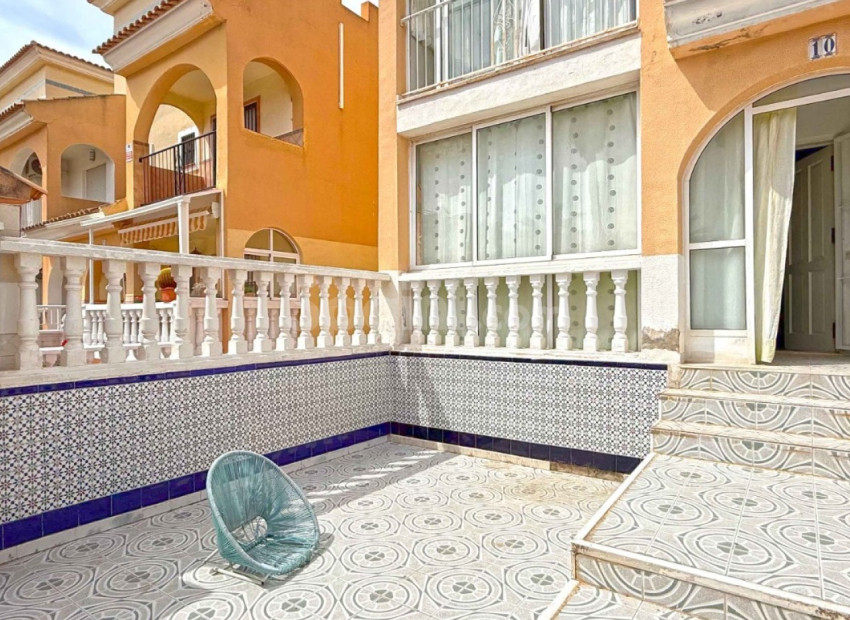 Resale - Radhus -
Orihuela Costa - Playa Flamenca