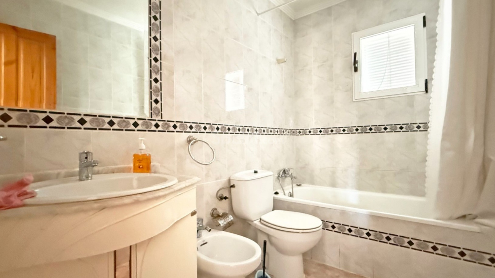 Resale - Radhus -
Orihuela Costa - Playa Flamenca