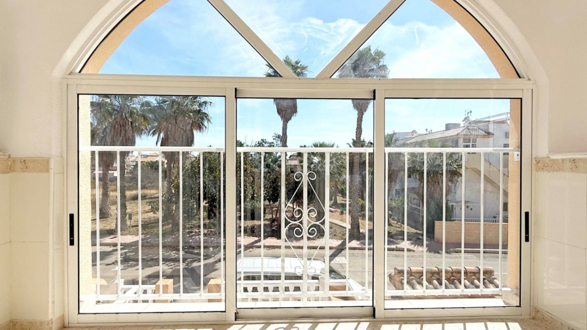 Resale - Radhus -
Orihuela Costa - Playa Flamenca