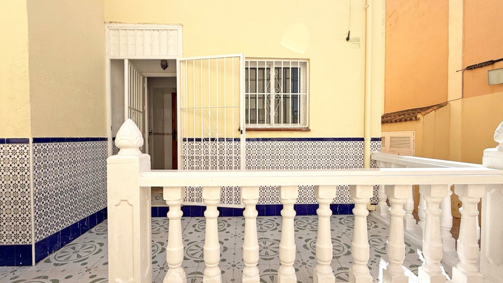 Resale - Radhus -
Orihuela Costa - Playa Flamenca
