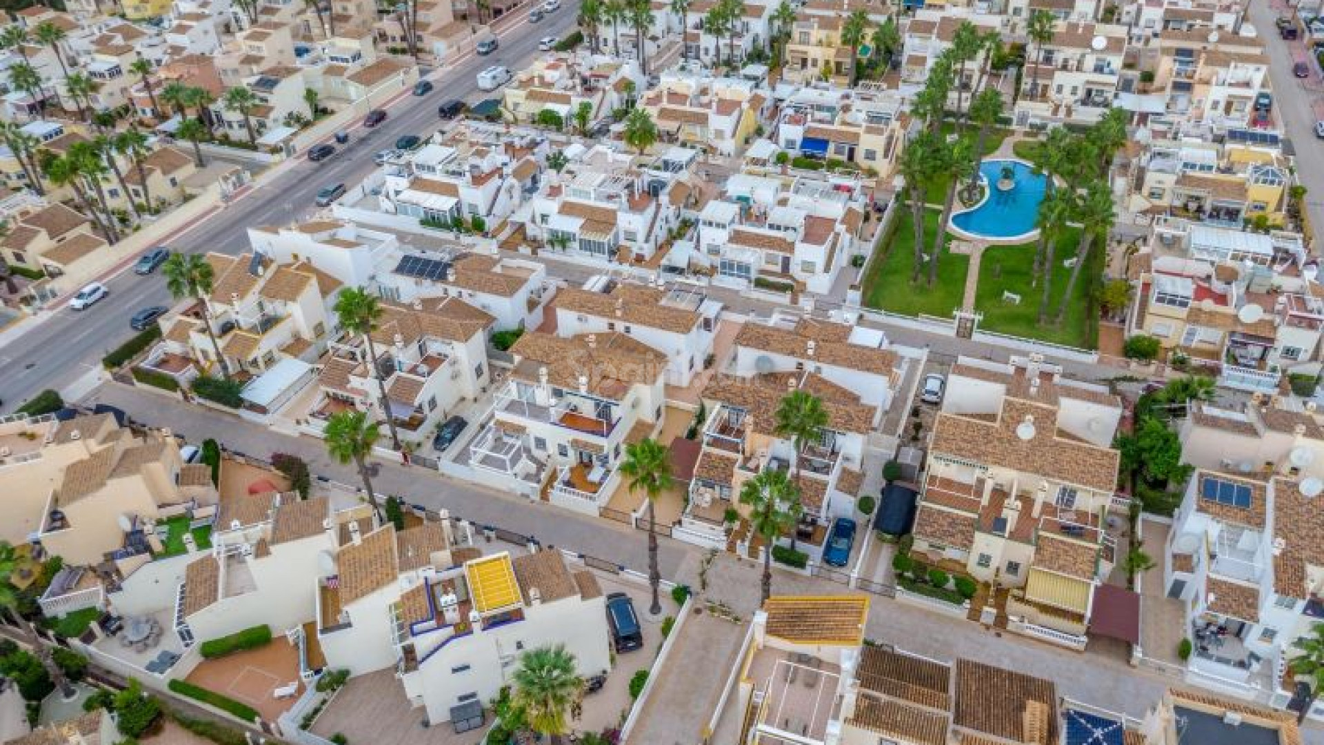 Resale - Radhus -
Orihuela Costa - Playa Flamenca