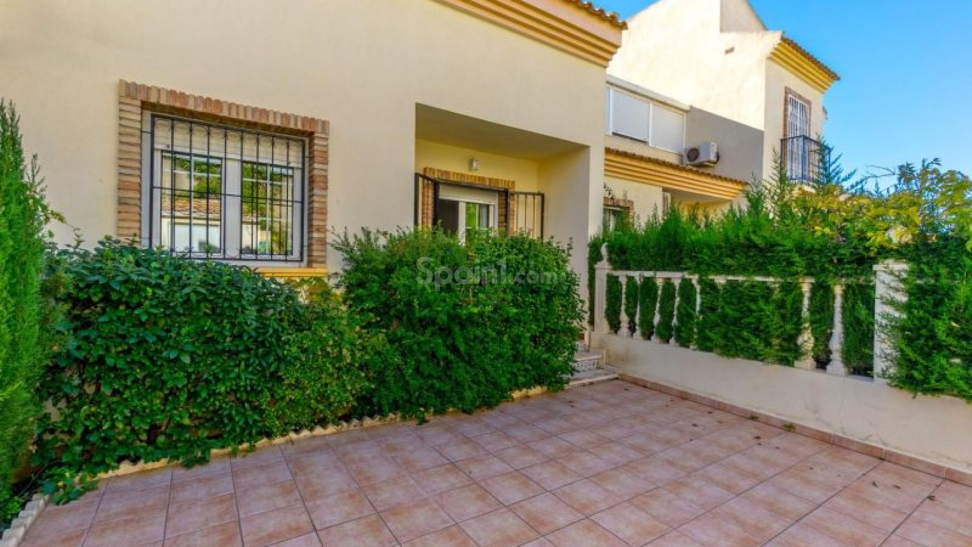 Resale - Radhus -
Orihuela Costa - Playa Flamenca