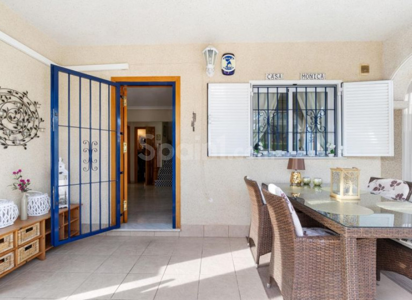 Resale - Radhus -
Orihuela Costa - Playa Flamenca