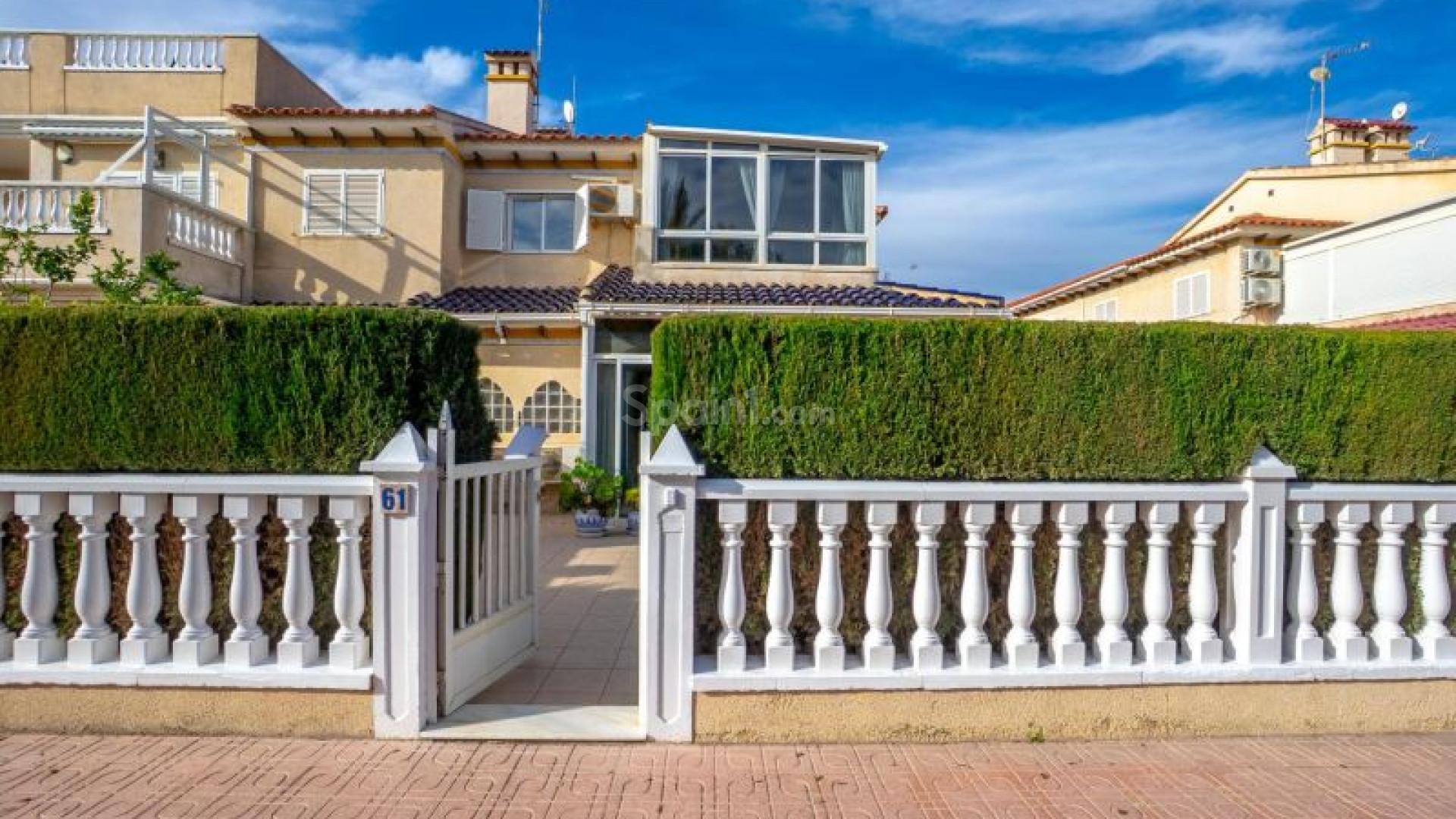 Resale - Radhus -
Orihuela Costa - Playa Flamenca