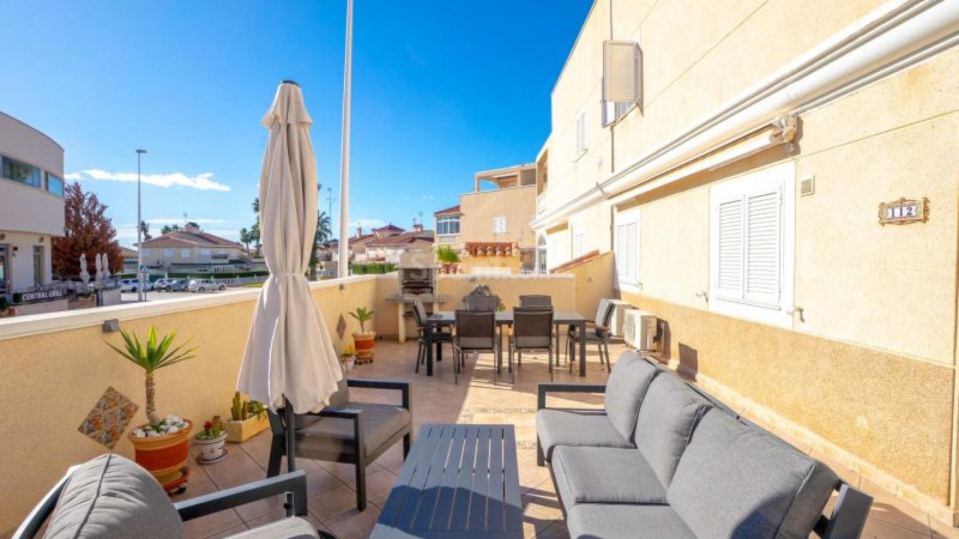 Resale - Radhus -
Orihuela Costa - Playa Flamenca