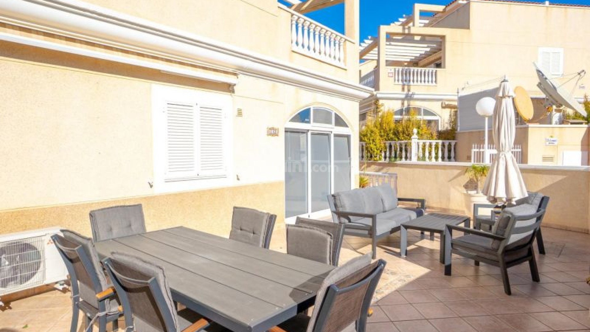 Resale - Radhus -
Orihuela Costa - Playa Flamenca