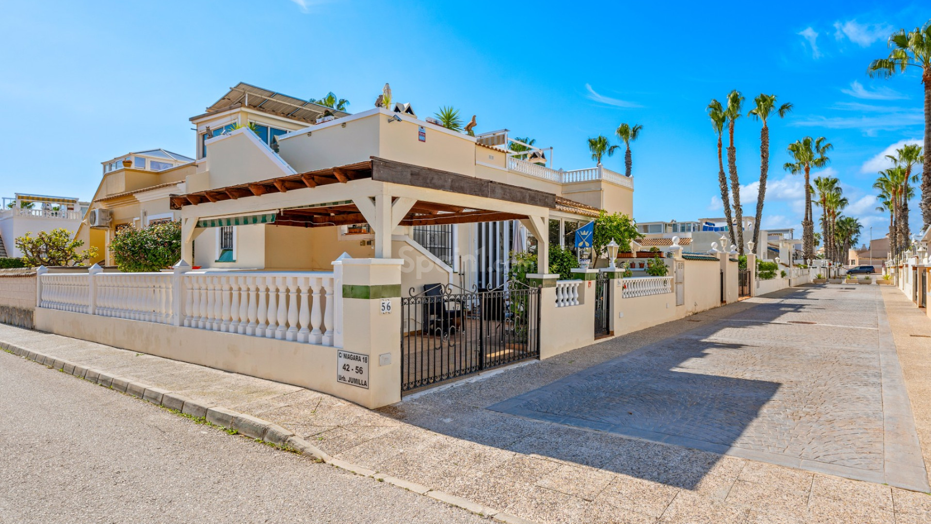 Resale - Radhus -
Orihuela Costa - Playa Flamenca