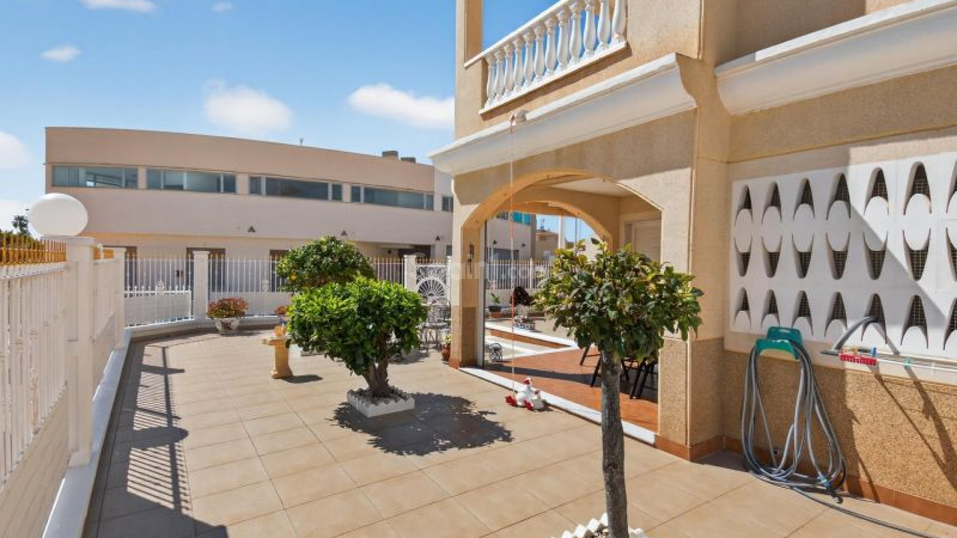 Resale - Radhus -
Orihuela Costa - Playa Flamenca