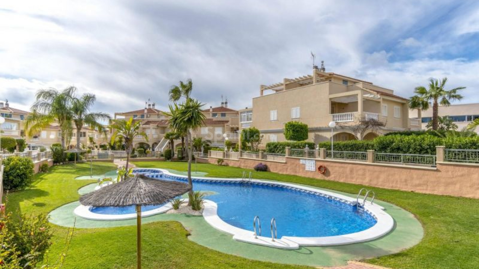 Resale - Radhus -
Orihuela Costa - Playa Flamenca